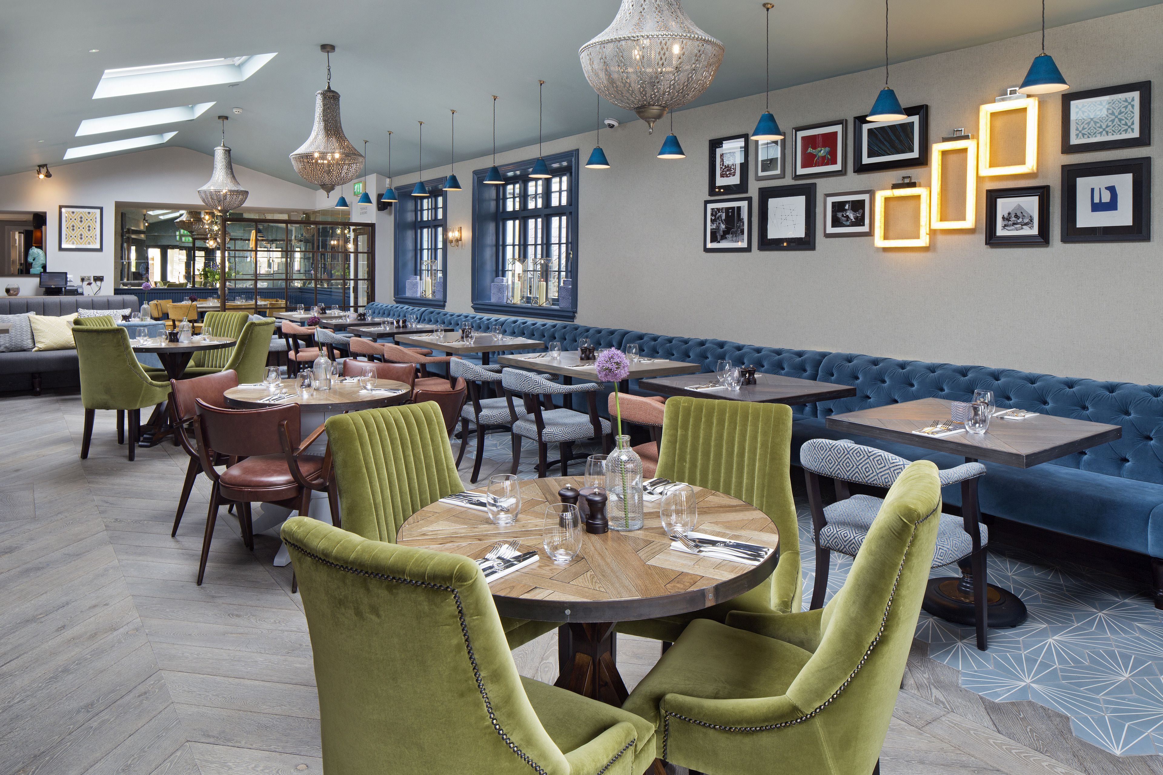 Breakfast, lunch and dinner served