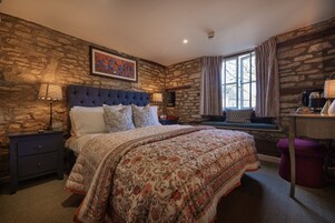 基础双人房 | 办公桌、熨斗/熨衣板、免费 WiFi、床单