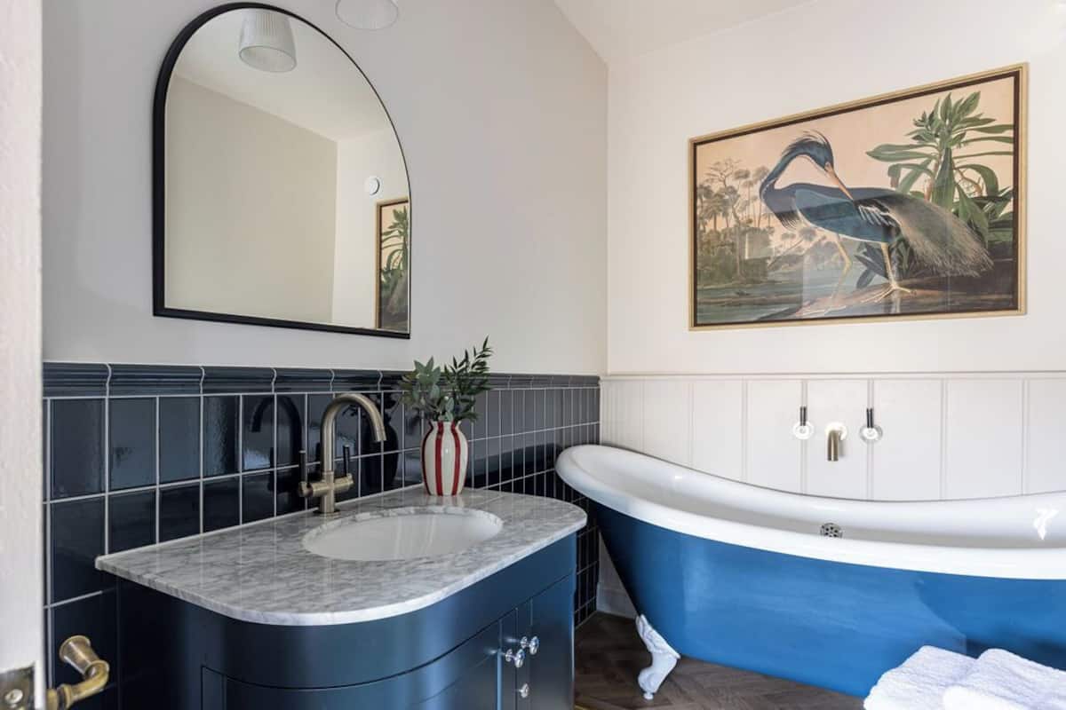 Habitación Premium doble | Baño | Artículos de higiene personal gratuitos, secador de pelo y toallas