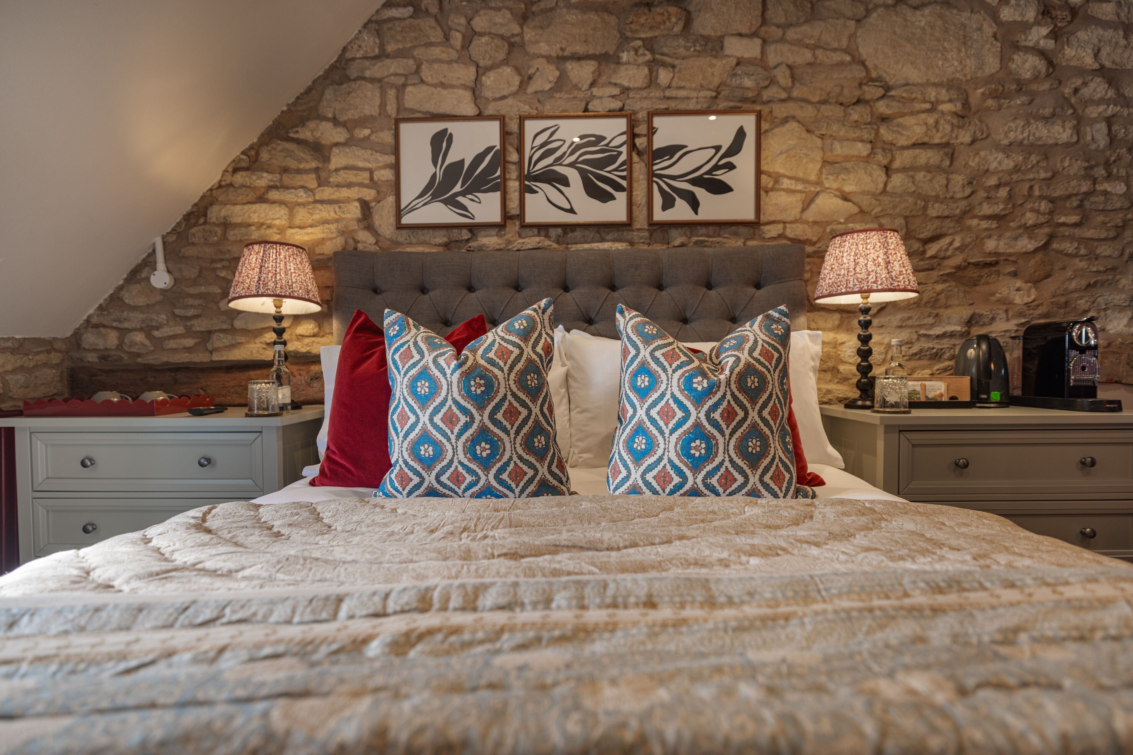 standard double room | desk, iron/ironing board, free wifi, bed sheets