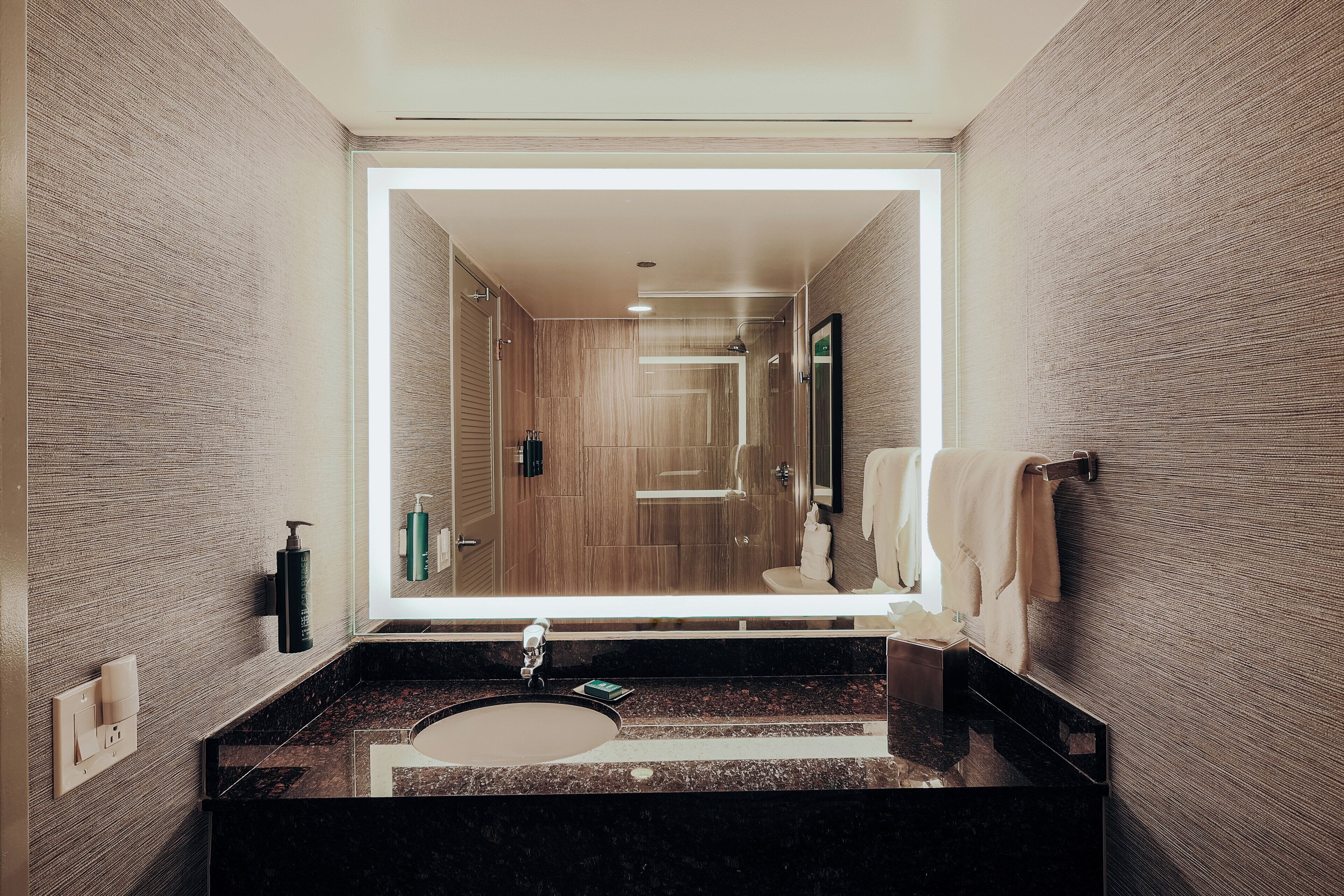 1 bedroom, premium bedding, in-room safe, desk