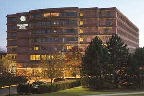 Exterior - DoubleTree Suites by Hilton Htl & Conf Cntr Downers Grove (Downers Grove)