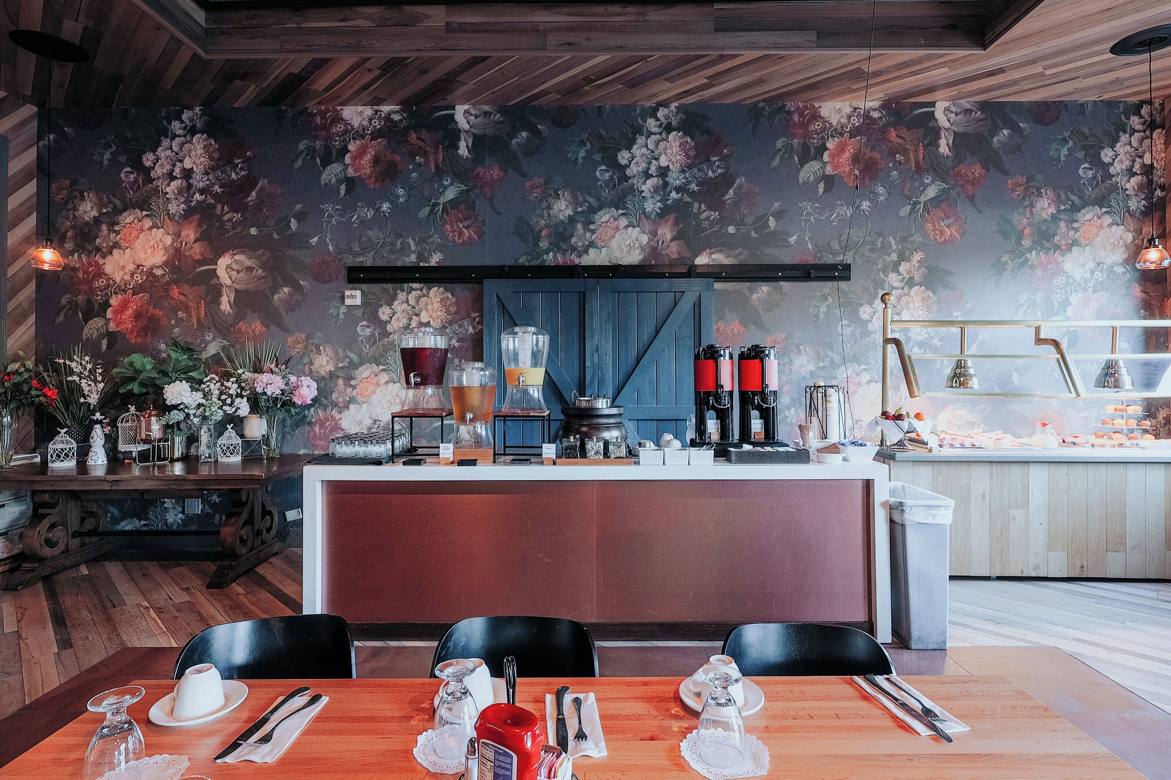 Daily buffet breakfast for a fee