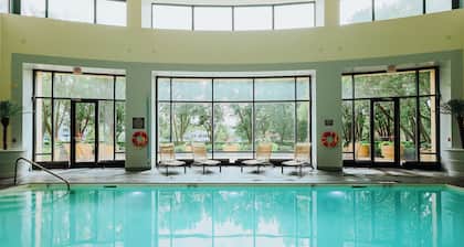 DoubleTree Suites by Hilton Htl & Conf Cntr Downers Grove