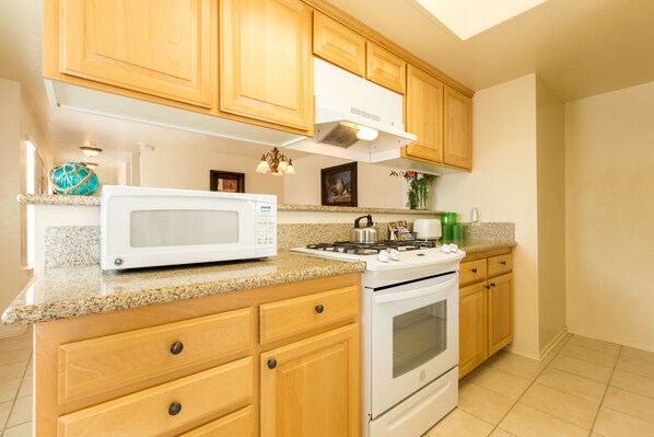 Suite, 2 Bedrooms, Non Smoking | Private kitchen | Full-size fridge, microwave, oven, stovetop