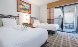 Condo, 2 Bedrooms, Kitchen | Iron/ironing board, free WiFi, bed sheets