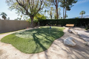 Mini-golf