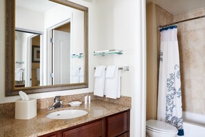 Combined shower/bathtub, free toiletries, hair dryer, towels - Residence Inn by Marriott Spartanburg (Spartanburg)