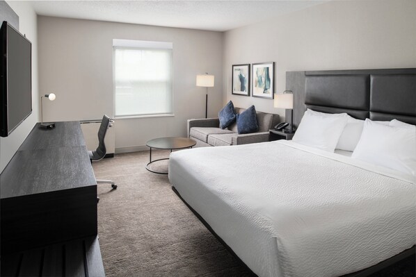 Standard Room, 1 King Bed with Sofa bed | Premium bedding, desk, laptop workspace, iron/ironing board - Holiday Inn Express South Burlington Downtown by IHG (South Burlington)