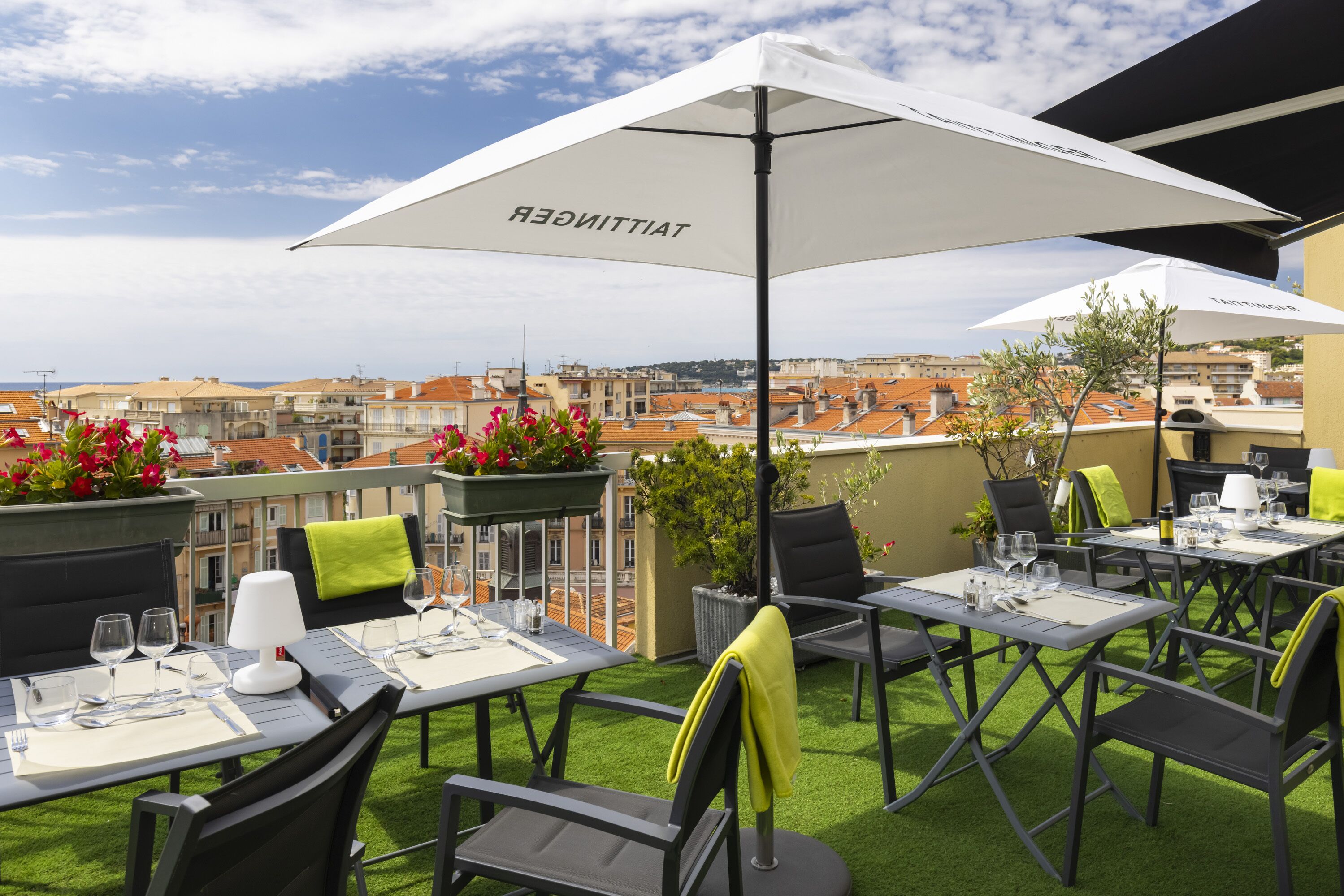 Breakfast, lunch, dinner served; Mediterranean cuisine 