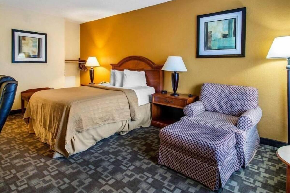 Desk, laptop workspace, soundproofing, iron/ironing board