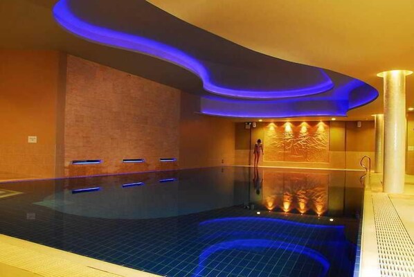 Indoor pool, outdoor pool