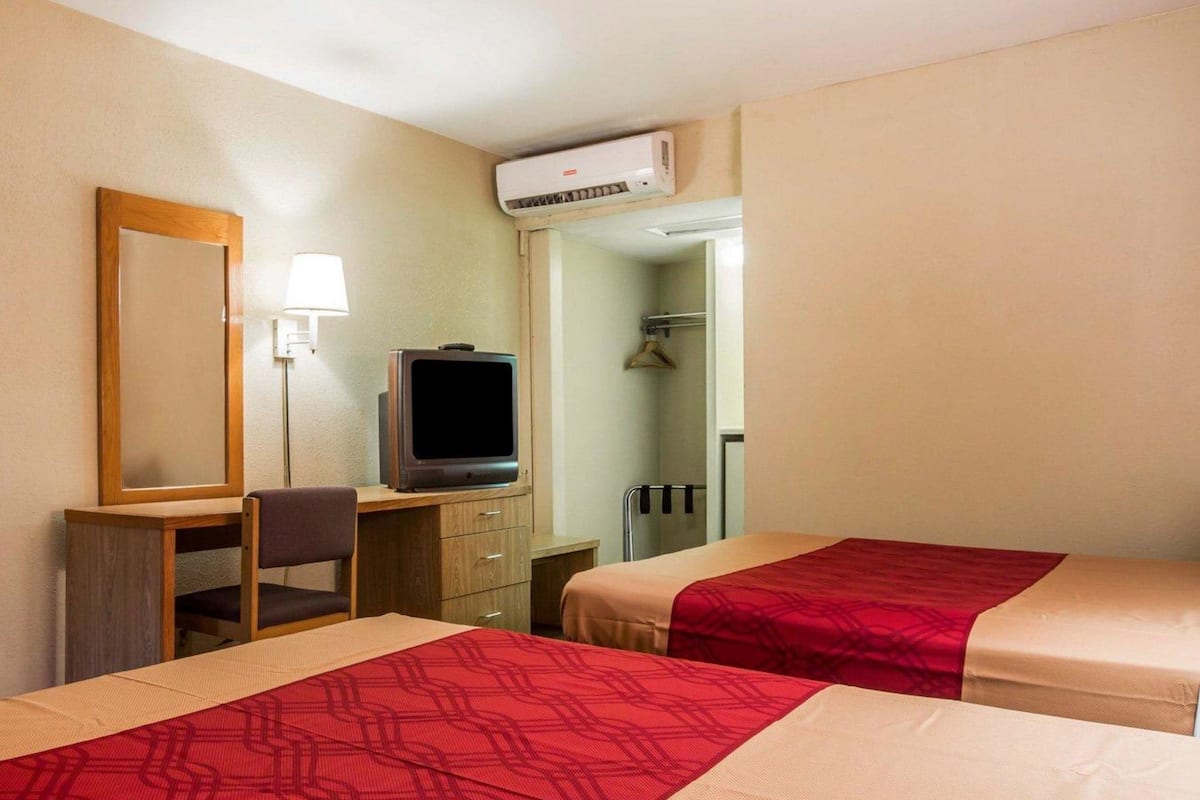 Standard Room, 2 Queen Beds, Non Smoking | Desk, cribs (free), WiFi (free), bed sheets