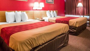 Habitación estándar, 2 camas de matrimonio, no fumadores | Escritorio, cunas gratuitas, wifi gratis y ropa de cama