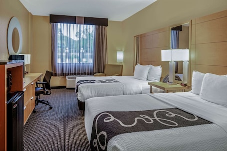 Room, 2 Double Beds, Non Smoking | Pillowtop beds, desk, blackout drapes, iron/ironing board. La Quinta Inn & Suites by Wyndham Naples Downtown