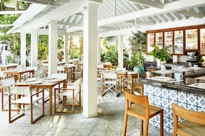 Breakfast, lunch, dinner served; pool views