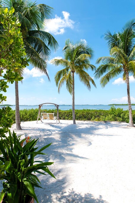 Parrot Key Hotel Villas - Image 13