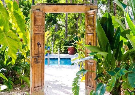 Parrot Key Hotel Villas - Image 8