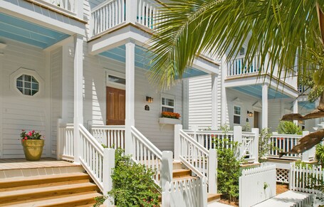 Parrot Key Hotel Villas - Image 28