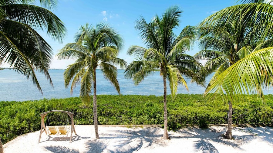 Parrot Key Hotel & Villas