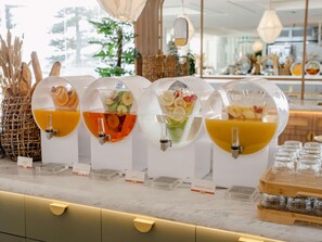 Tägliches Frühstücksbuffet (45 AUD pro Person)