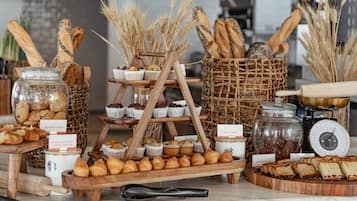 Tägliches Frühstücksbuffet (48 AUD pro Person)