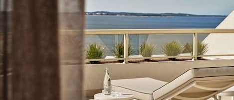 Terrace King Suite with Bay View