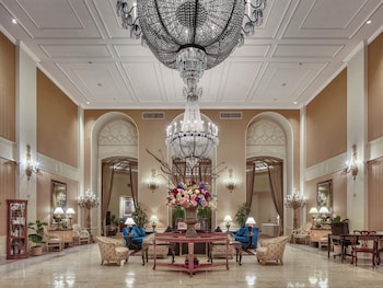 Hotel entrance and lobby at InterContinental Mark Hopkins by IHG