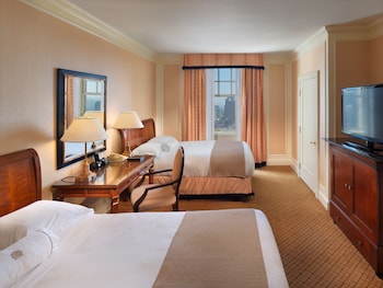 Minibar, in-room safe, desk, blackout drapes at InterContinental Mark Hopkins, an IHG Hotel