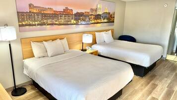 Camera Standard, 2 letti queen, non fumatori | Biancheria da letto di alta qualità, una cassaforte in camera