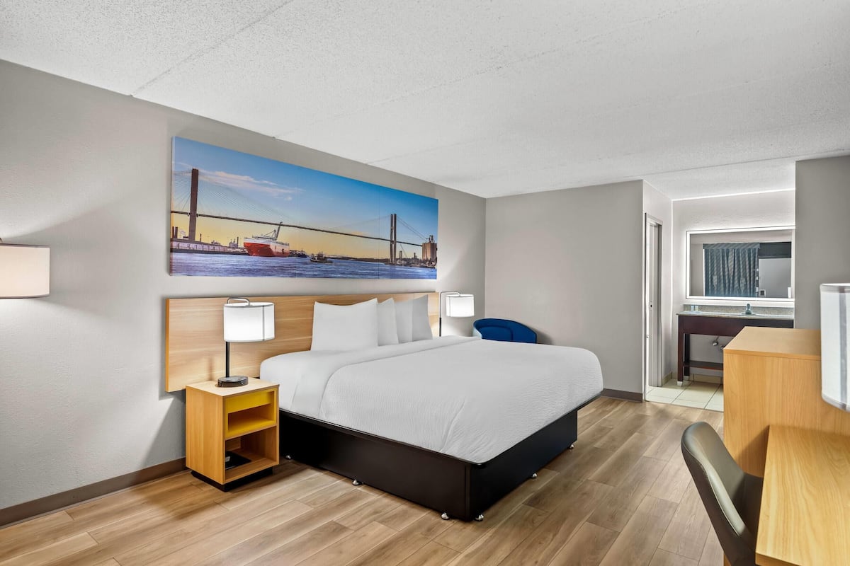 Camera Standard, 1 letto king | Biancheria da letto di alta qualità, una cassaforte in camera