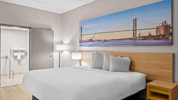 Standard Room, 1 King Bed, Accessible