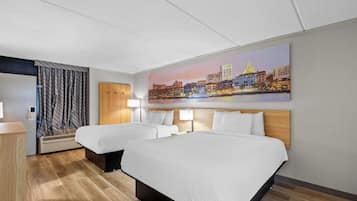 Habitación estándar, 2 camas Queen size, para no fumadores | Ropa de cama de alta calidad y caja de seguridad en la habitación