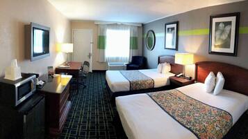 Business Double - Non Smoking | Free minibar, desk, free WiFi, bed sheets