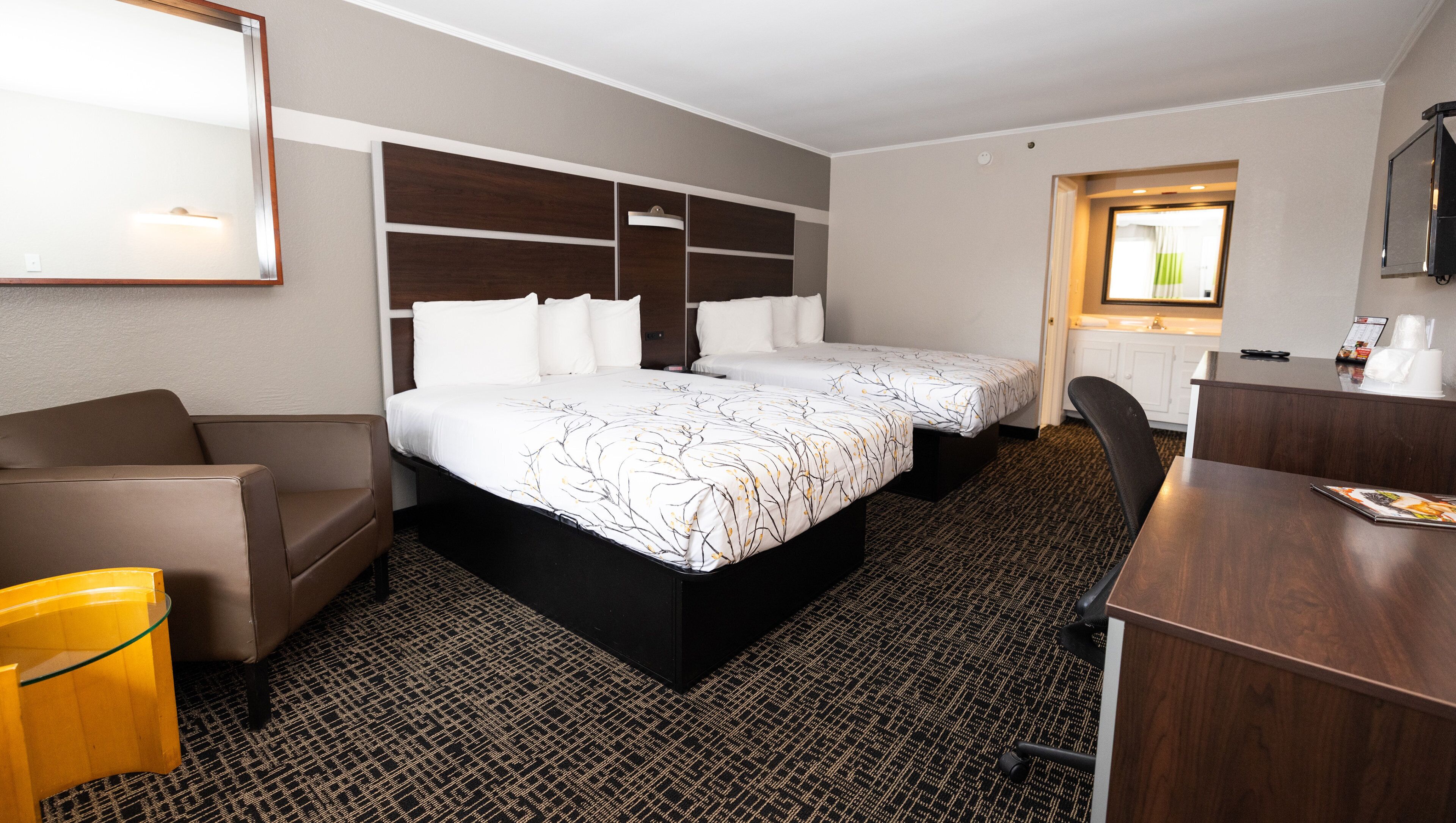 Business Double - Non Smoking | 迷你吧（备有免费物品）、办公桌、免费 WiFi、床单