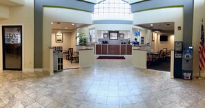 ฝ่ายต้อนรับ