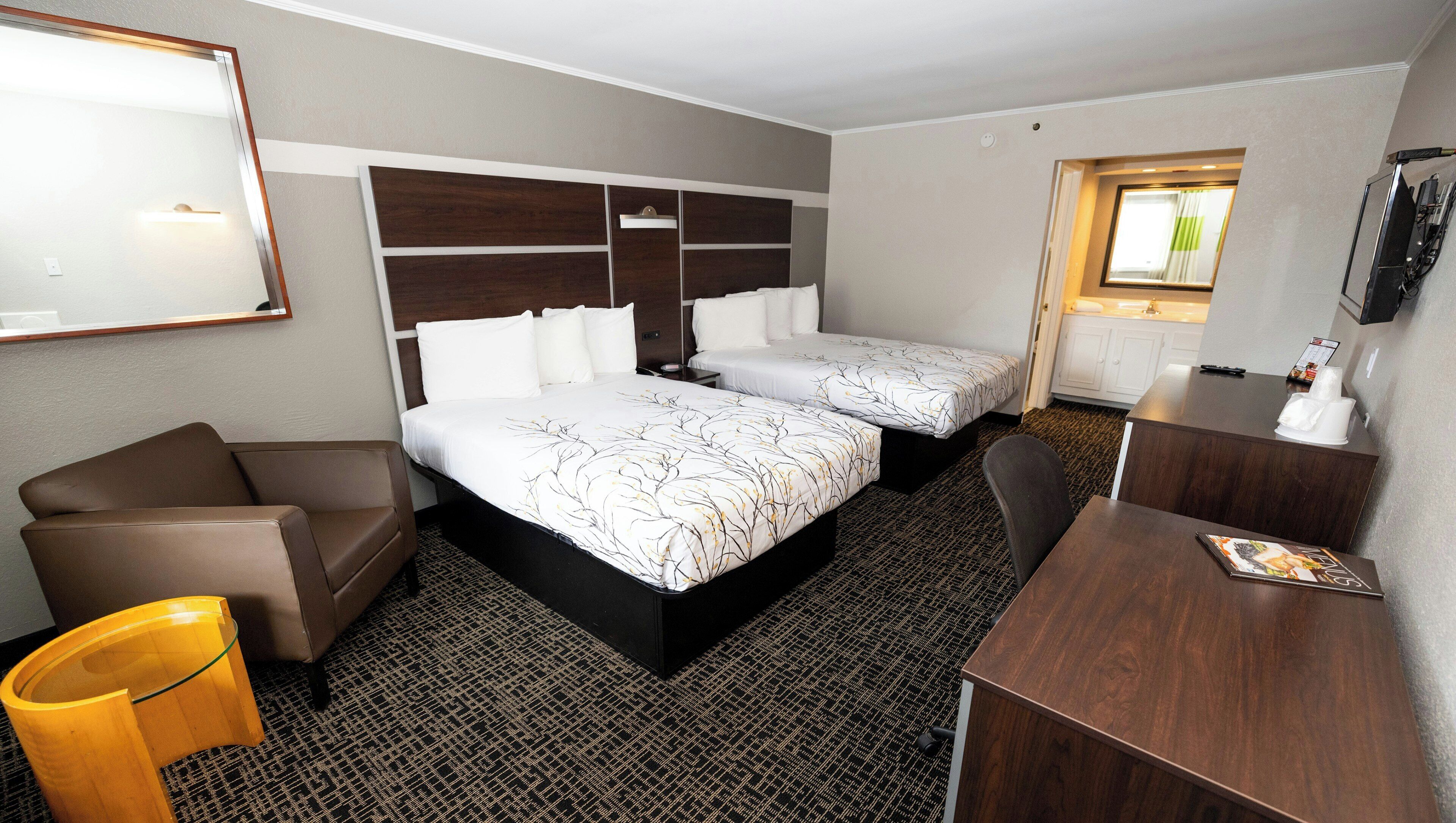 Executive Business Double Nonsmoking | Free minibar, desk, free WiFi, bed sheets