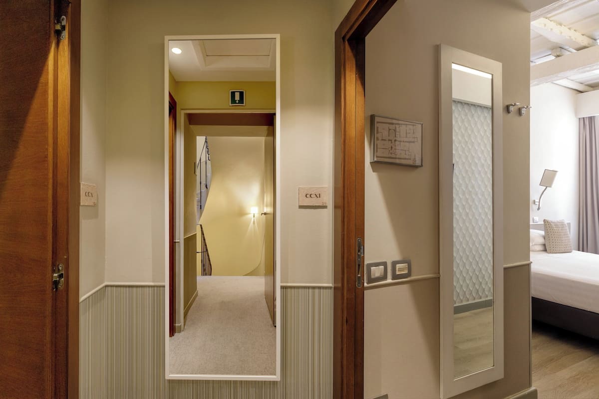 2 Camere Comunicanti (Via Della Croce 15) | 1 chambre, couette en duvet d'oie, minibar