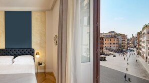 Camera King Superior (Via Del Babuino 107) | 2 bedrooms, down comforters, minibar, in-room safe