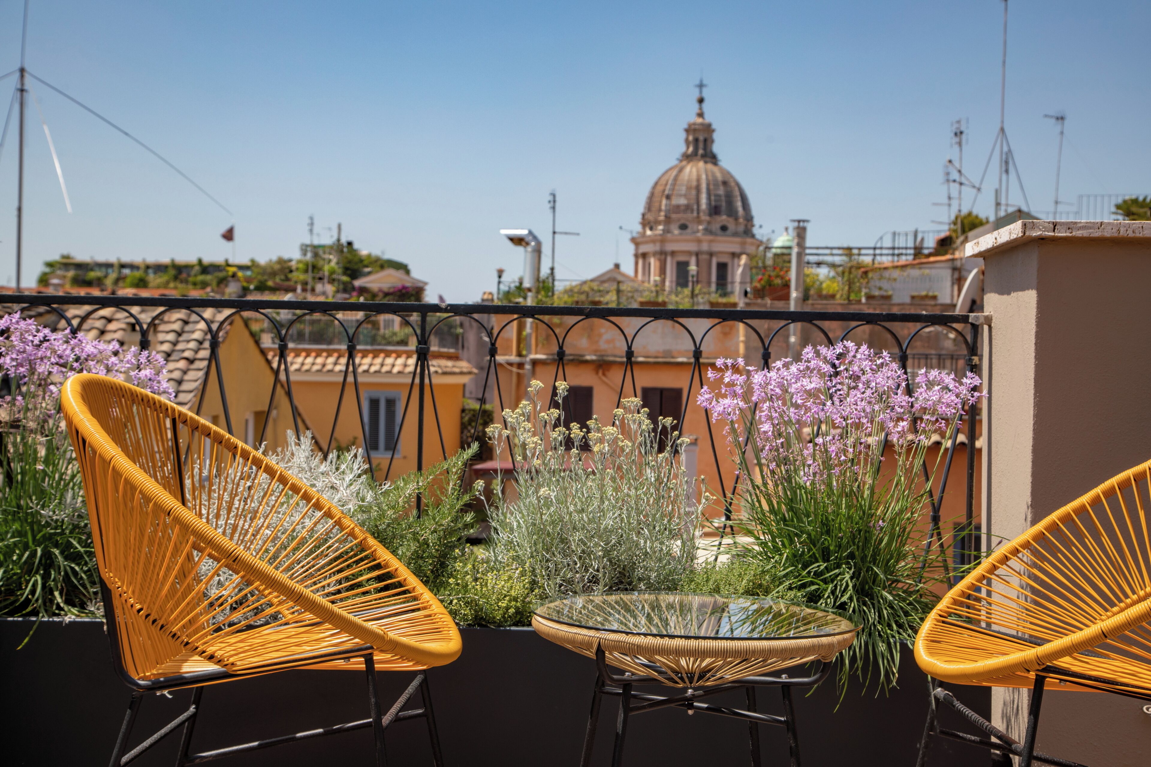 junior suite | 1 bedroom, down duvets, minibar, in-room safe