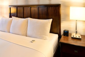 Chambre, 1 lit double, non-fumeurs | Draps en coton égyptien, literie de qualité supérieure, bureau