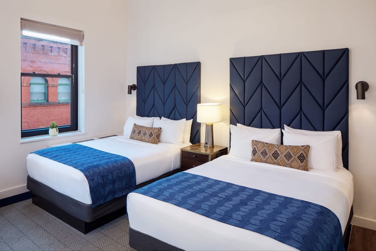 Ropa de cama de alta calidad, cubrecamas y colchones con pillow-top