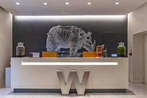 Reception - White (Rome)