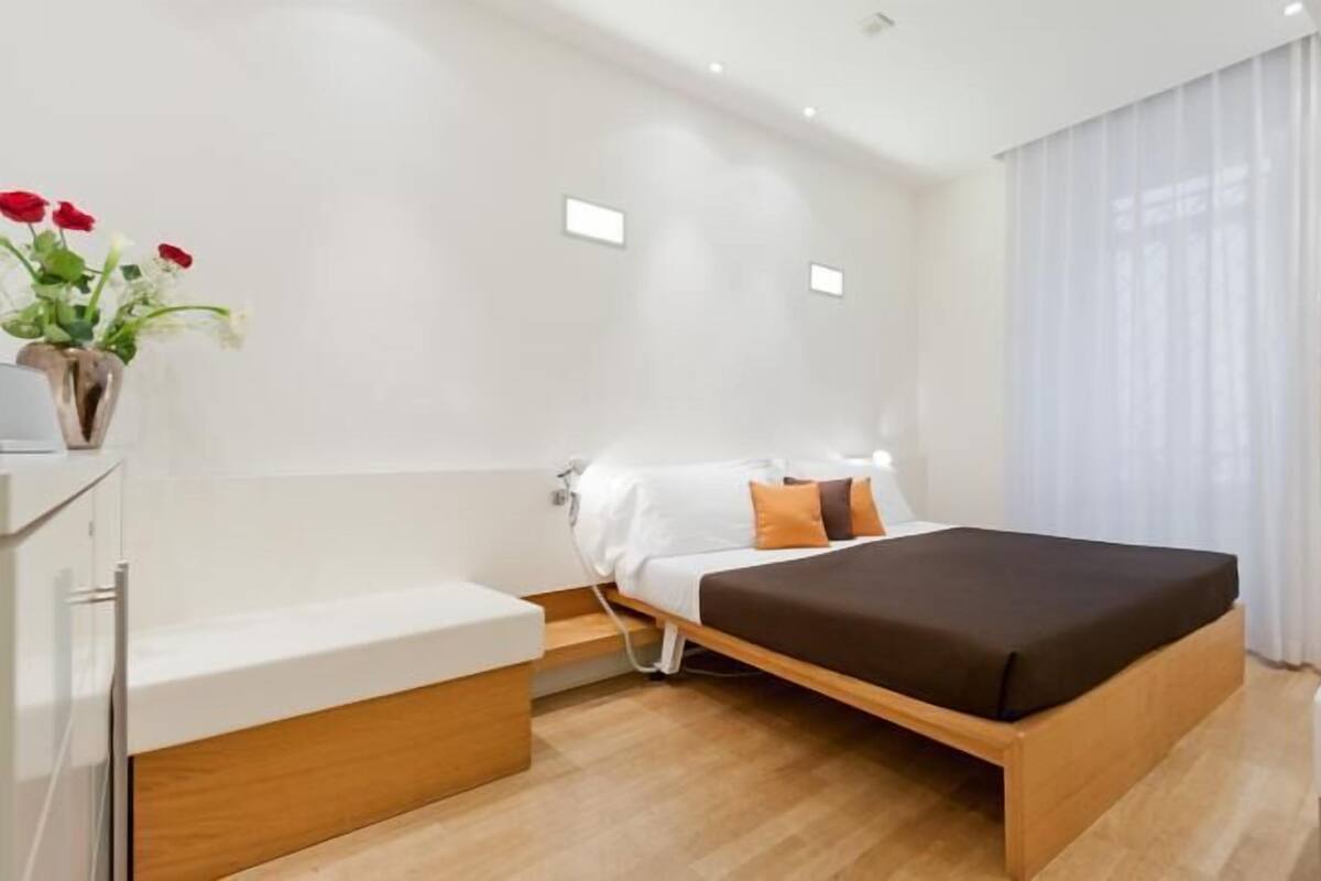 Ropa de cama de alta calidad y minibar