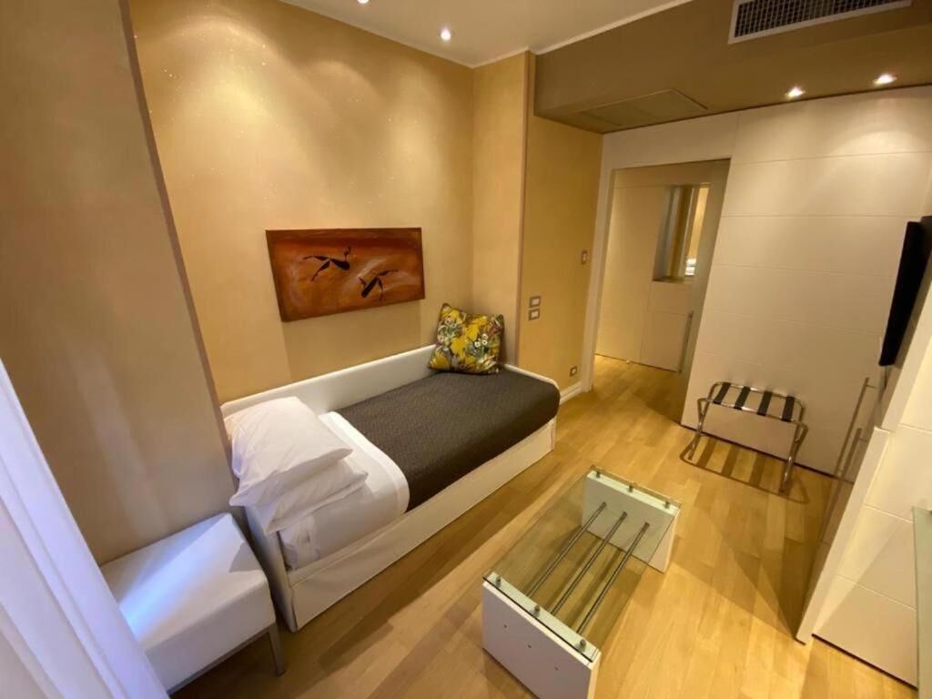 Hochwertige Bettwaren, Minibar, Zimmersafe, Schreibtisch