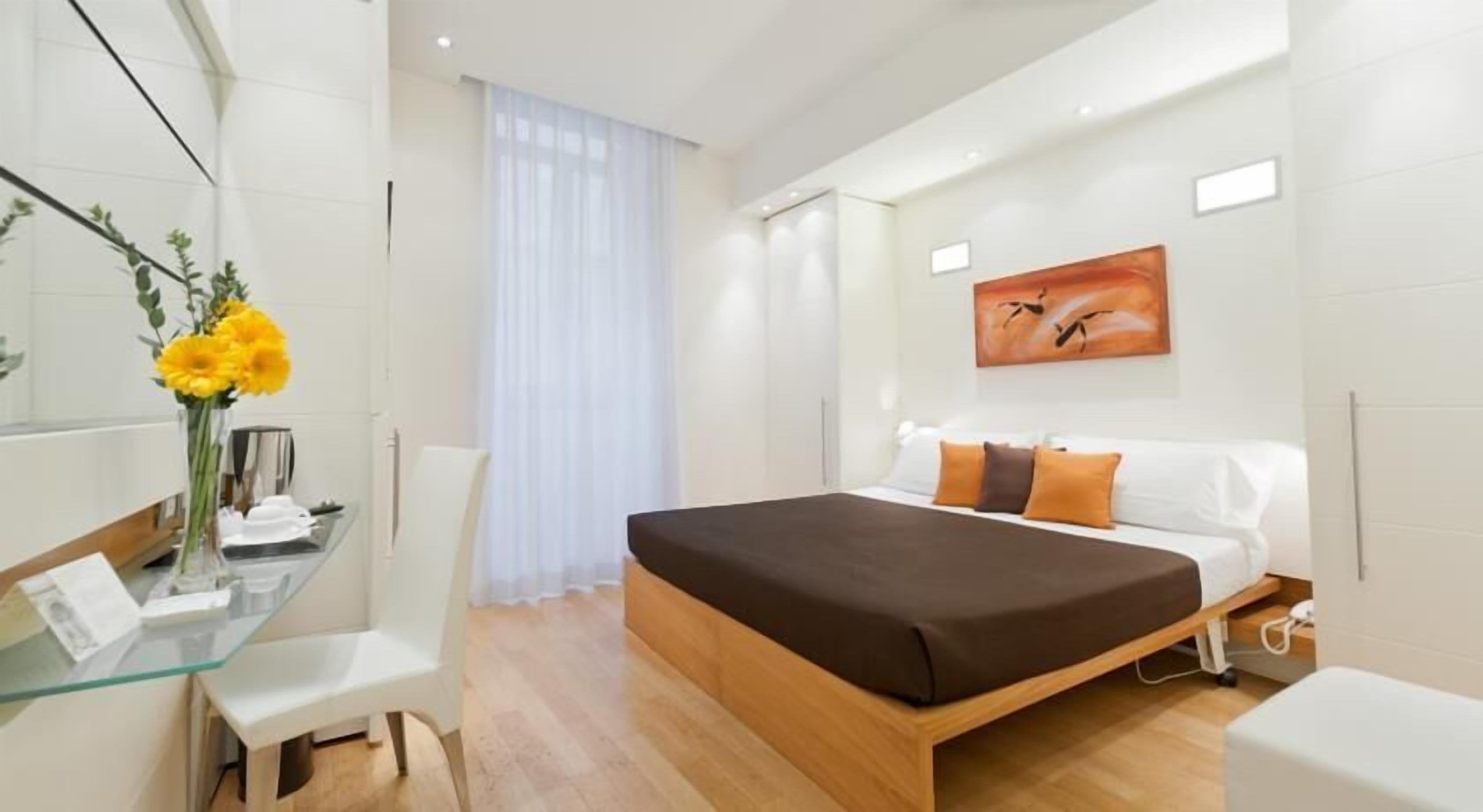 Hochwertige Bettwaren, Minibar, Zimmersafe, Schreibtisch