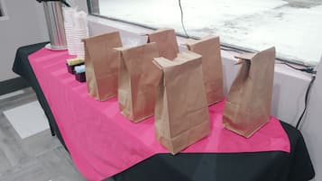 Sudah termasuk sarapan lengkap setiap hari