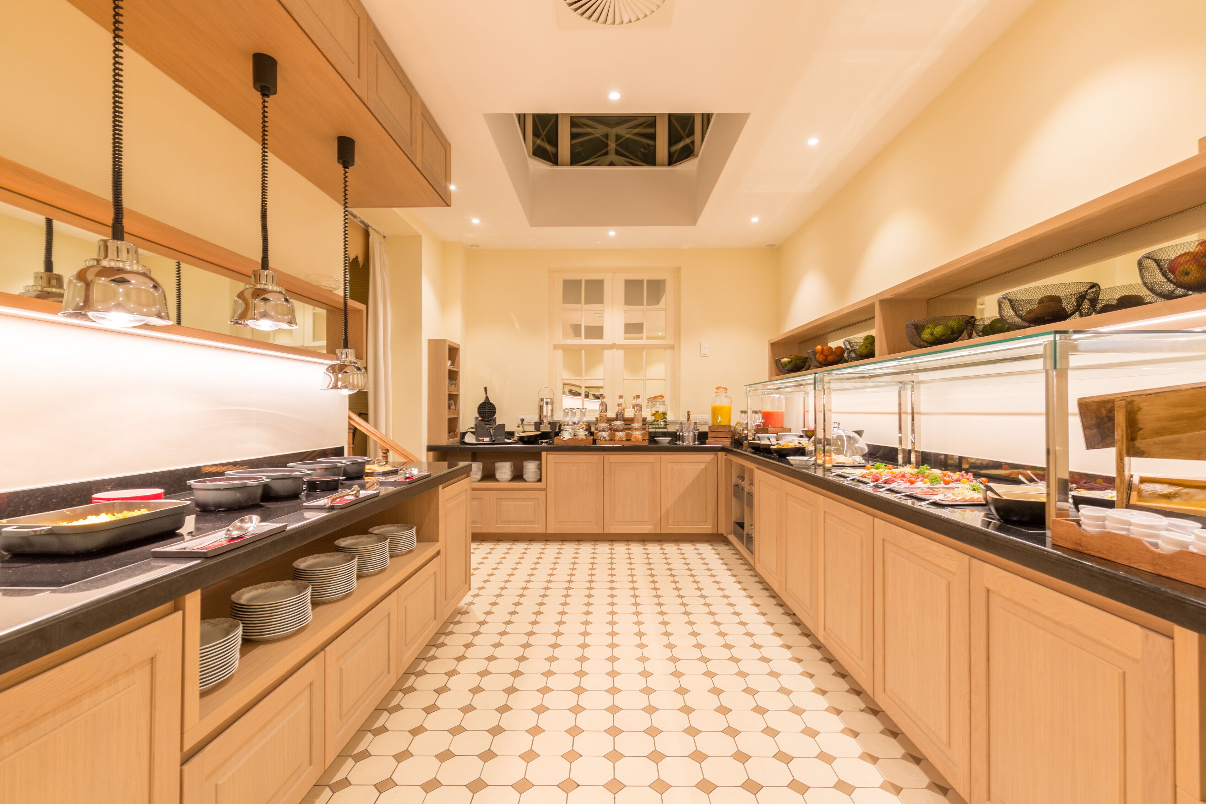 daily buffet breakfast (eur 39 per person)