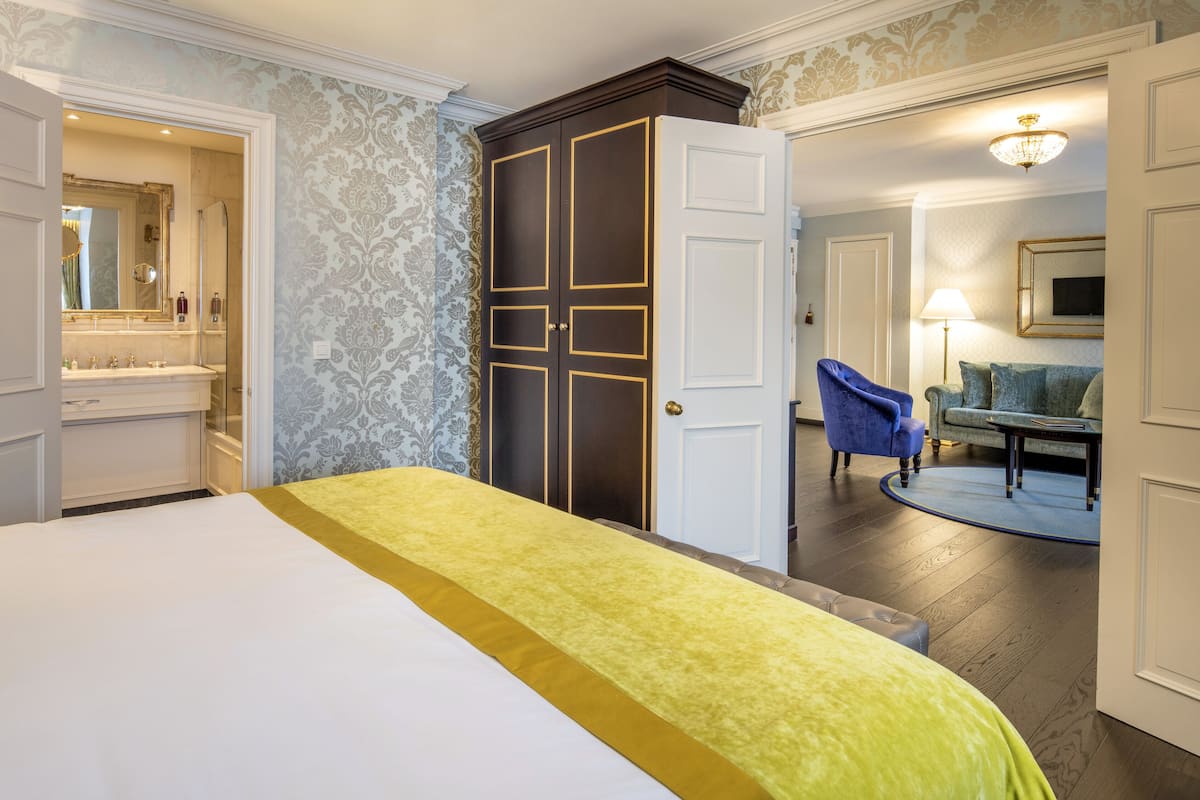 1 Schlafzimmer, hochwertige Bettwaren, Pillowtop-Betten, Minibar