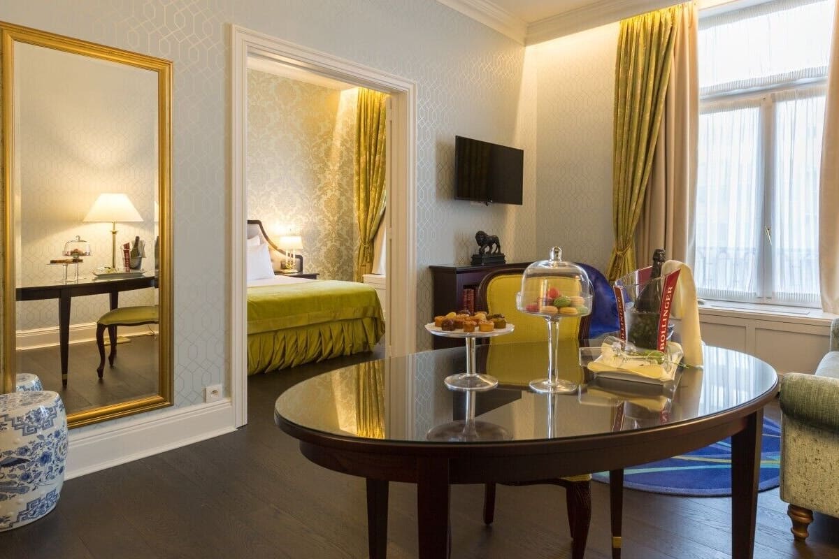 Suite, 1Â King-Bett | Hochwertige Bettwaren, Pillowtop-Betten, Minibar, Zimmersafe